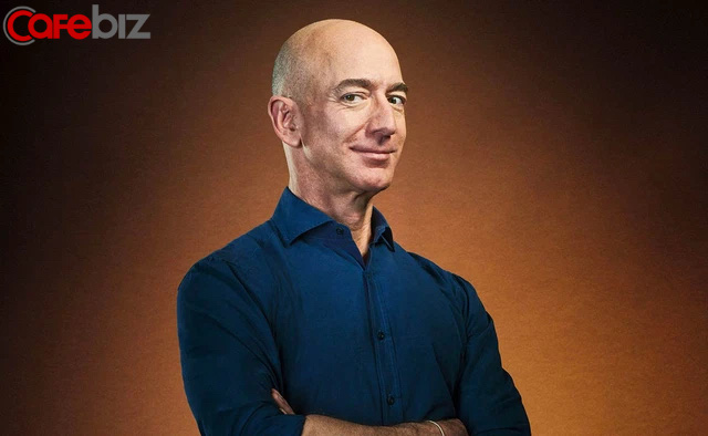 Hỏi 2 câu, Jeff Bezos đã thuê ứng viên ‘không quan hệ, không đủ bằng cấp, không có kinh nghiệm’ vào Amazon ngay lập tức: Bí quyết nằm ở đâu?  - Ảnh 1.